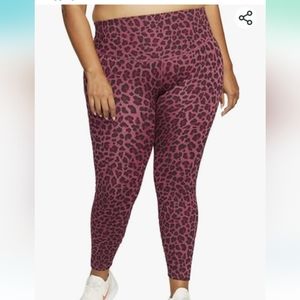 NIKE DRI fit mid rise animal print athletic leggings 🆕